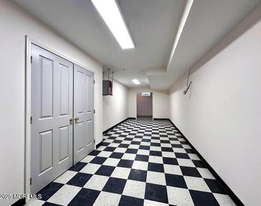 865 Arnold Avenue - Photo Thumbnail 7