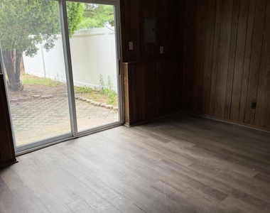 92 Sawmill Road - Photo Thumbnail 17