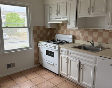 92 Sawmill Road - Photo Thumbnail 4