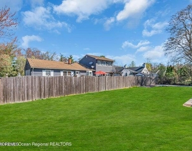 19 Bradley Avenue - Photo Thumbnail 25