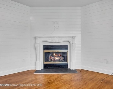 19 Bradley Avenue - Photo Thumbnail 3