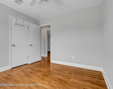19 Bradley Avenue - Photo Thumbnail 18