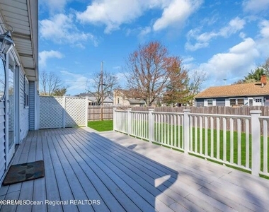 19 Bradley Avenue - Photo Thumbnail 21