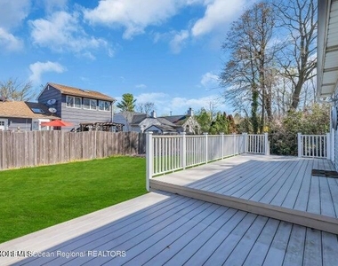 19 Bradley Avenue - Photo Thumbnail 23