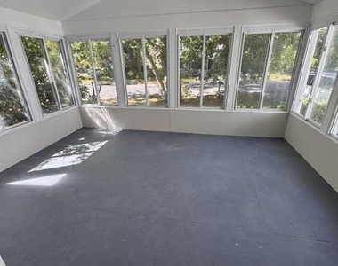 813 Roseld Avenue - Photo Thumbnail 15