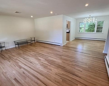 813 Roseld Avenue - Photo Thumbnail 2