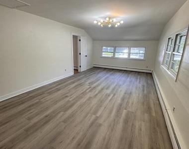 813 Roseld Avenue - Photo Thumbnail 8