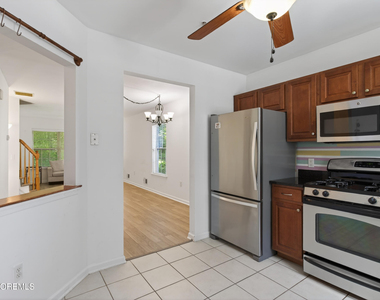 1111 Morning Glory Drive - Photo Thumbnail 8