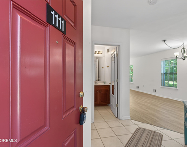 1111 Morning Glory Drive - Photo Thumbnail 3