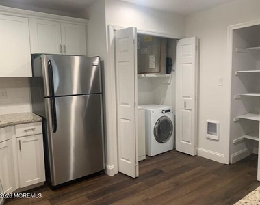 130 Amberly Drive - Photo Thumbnail 3