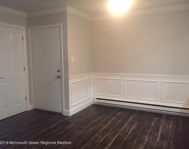 130 Amberly Drive - Photo Thumbnail 5
