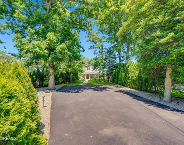 637 Beacon Boulevard - Photo Thumbnail 2