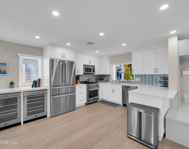 637 Beacon Boulevard - Photo Thumbnail 12