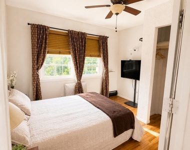 364 Westwood Avenue - Photo Thumbnail 4