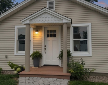 919 Ellison Avenue - Photo Thumbnail 9
