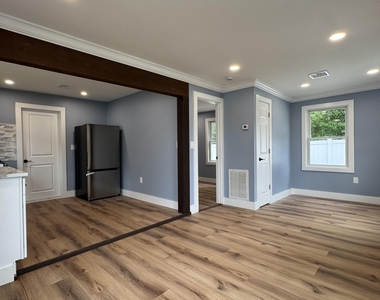 919 Ellison Avenue - Photo Thumbnail 1