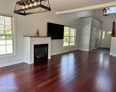196 South Street - Photo Thumbnail 5