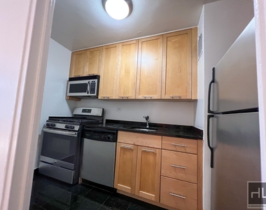 East 49 Street - Photo Thumbnail 1