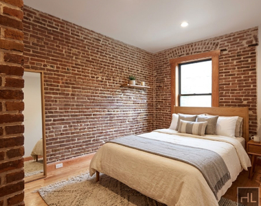 East 52 Street - Photo Thumbnail 1