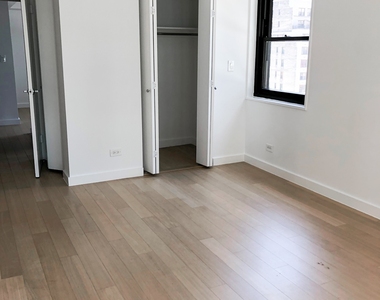 East 39th Street - Photo Thumbnail 3