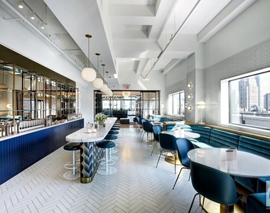 West 34th Street - Photo Thumbnail 4