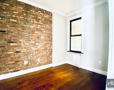 East 13th Street - Photo Thumbnail 6