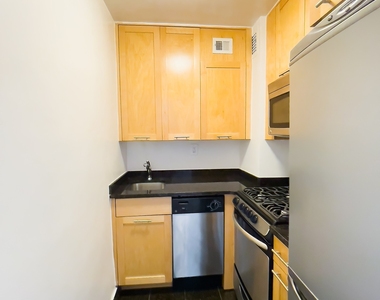 East 36 Street - Photo Thumbnail 6