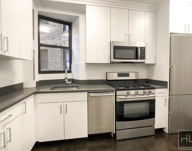 West 68 Street - Photo Thumbnail 3