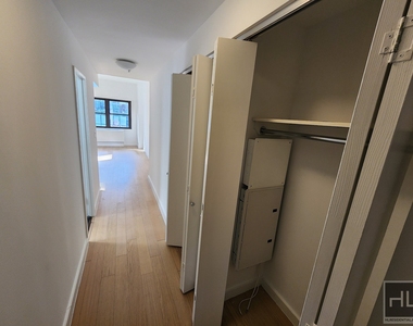East 39th Street - Photo Thumbnail 6