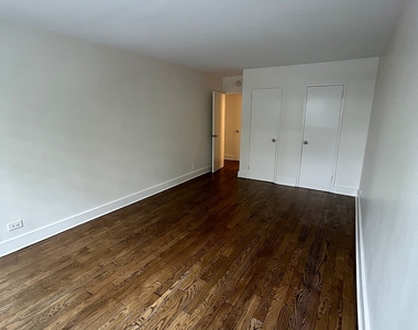 East 63 Street - Photo Thumbnail 5