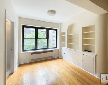 East 56 Street - Photo Thumbnail 1