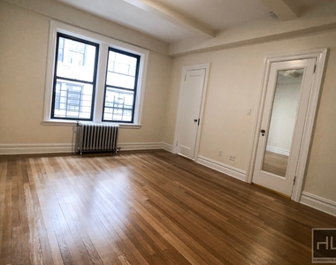 East 80th Street - Photo Thumbnail 3