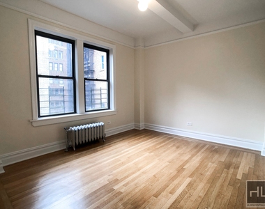 East 80th Street - Photo Thumbnail 1