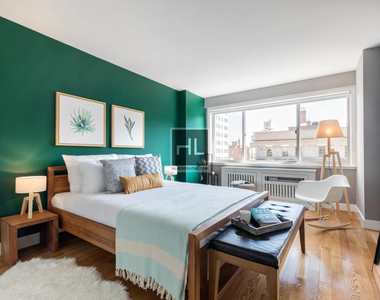 East 65th Street - Photo Thumbnail 3