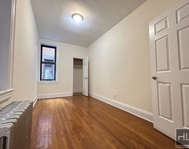 2 Avenue - Photo Thumbnail 1