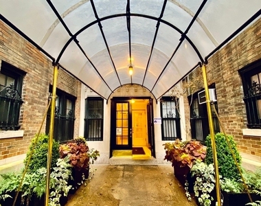 East 92 Street - Photo Thumbnail 9