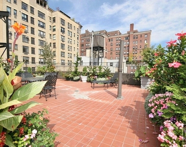 East 92 Street - Photo Thumbnail 7