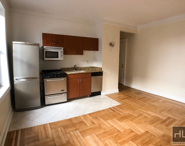 West 11th Street - Photo Thumbnail 2