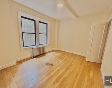 East 80th Street - Photo Thumbnail 5