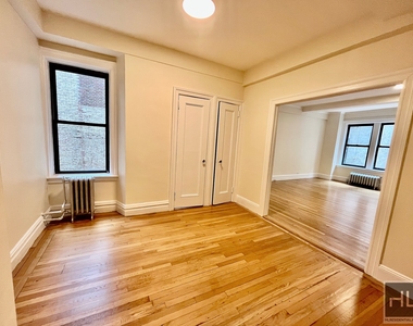 East 80th Street - Photo Thumbnail 6