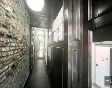 Mulberry Street - Photo Thumbnail 7