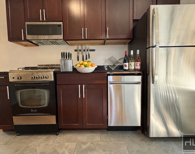 West 11 Street - Photo Thumbnail 3