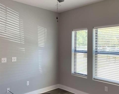 1317 S 5th Avenue - Photo Thumbnail 2