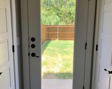 1317 S 5th Avenue - Photo Thumbnail 15