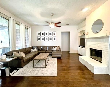 11413 Huntington Road - Photo Thumbnail 13