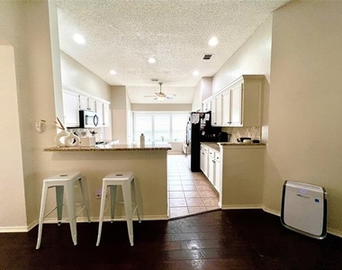 11413 Huntington Road - Photo Thumbnail 15