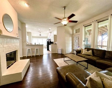 11413 Huntington Road - Photo Thumbnail 10