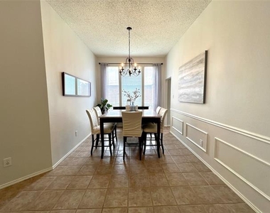 11413 Huntington Road - Photo Thumbnail 6