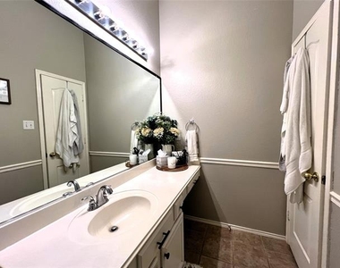 11413 Huntington Road - Photo Thumbnail 31