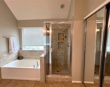 11413 Huntington Road - Photo Thumbnail 24